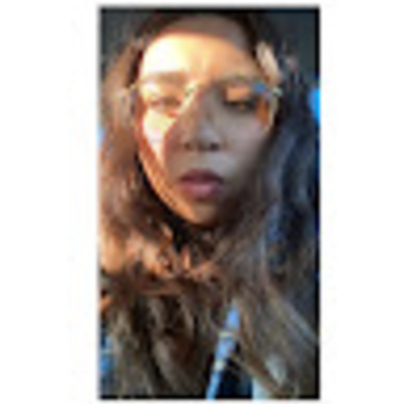 Meet your Posher, Maythe - Picture 1 of 1